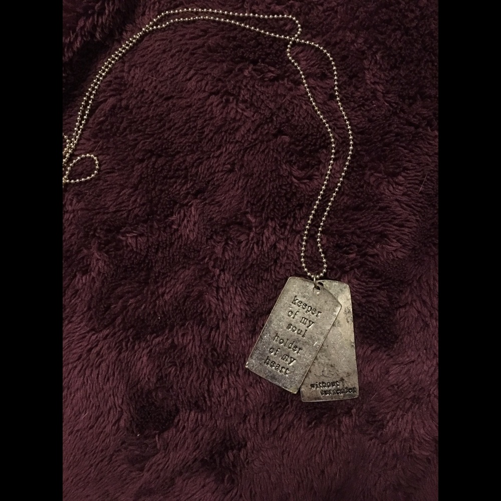 Hot topic - Dog tag necklace